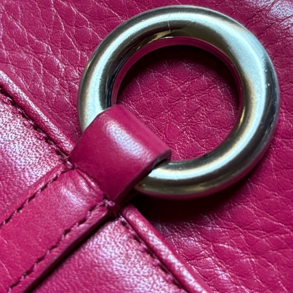 ANN TAYLOR LEATHER CLUTCH w/t CHAIN STRAP - Picture 2 of 6